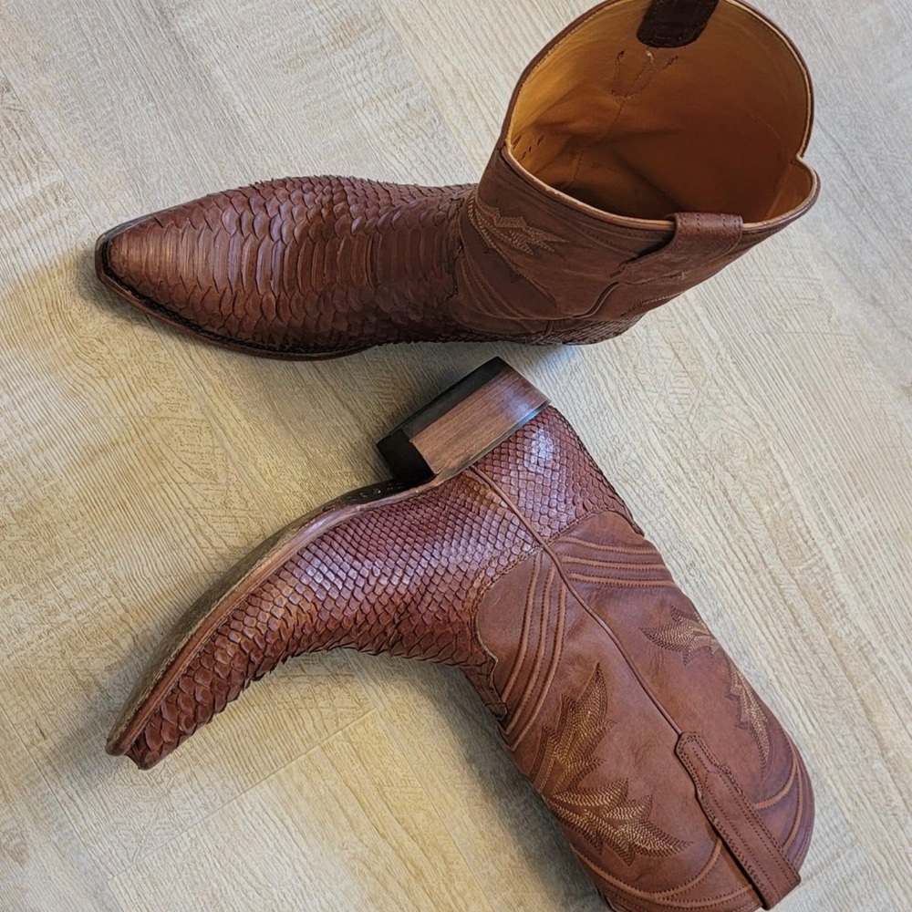 Tecovas Barrett’s python boots in 11.5D RARE!!!